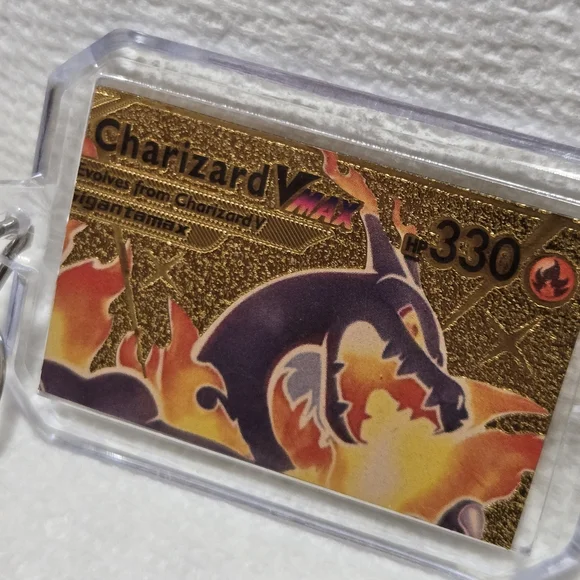 Charizard VMAX Gold Keychain - Picture 2 of 4